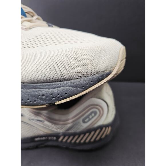 Extra Wide Brooks Men 11 main image 3